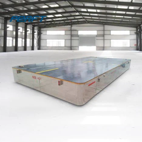 Ongebaande platte wagen